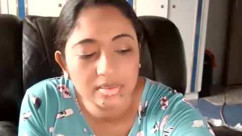 Snapshot of indianplaygal69 chatting on 10/10/25, 05:17 Indianpalgal69 online show from 10/10/25, 05:17