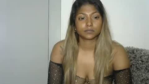 Snapshot of indianqtpie6 chatting on 10/27/25, 05:44 indianqtpie6 online show from 10/27/25, 05:44