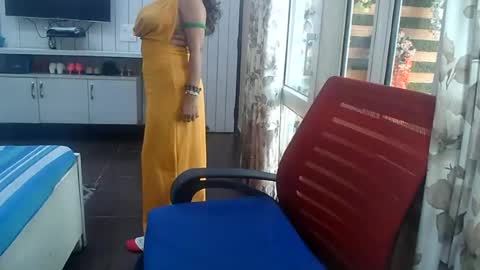 Radha online show from 06/25/26, 09:03