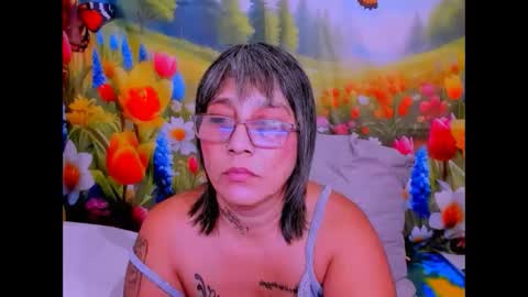indianroxy27 online show from 05/12/26, 07:16
