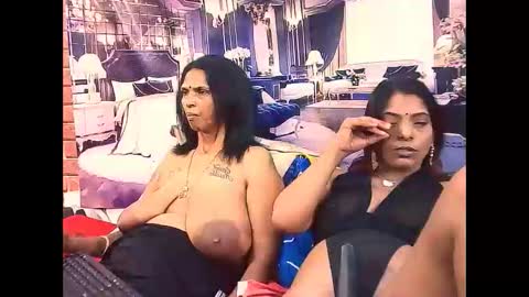 Snapshot of indiansexyass4u2luv chatting on 11/27/25, 09:22 indiansexyass4u2luv online show from 11/27/25, 09:22