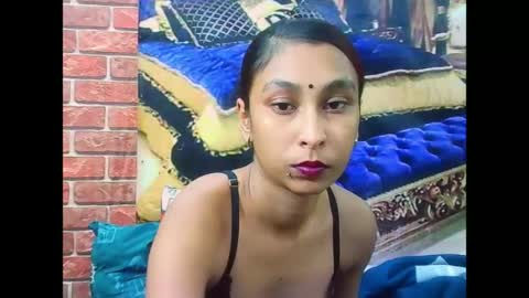indiansexybutt4u2luv online show from 06/17/26, 05:21