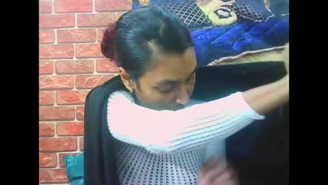 indiansexybutt4u2luv online show from 06/24/26, 05:39