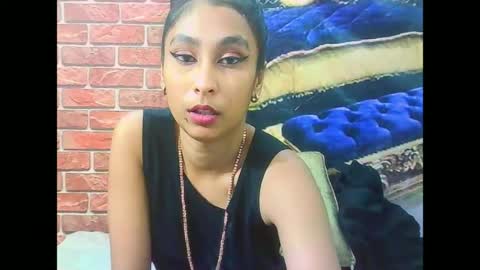 indiansexybutt4u2luv online show from 06/25/26, 09:14