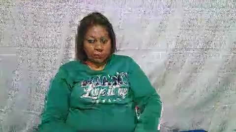 Snapshot of indiansexymilf chatting on 06/05/26, 06:20 candice online show from 06/05/26, 06:20
