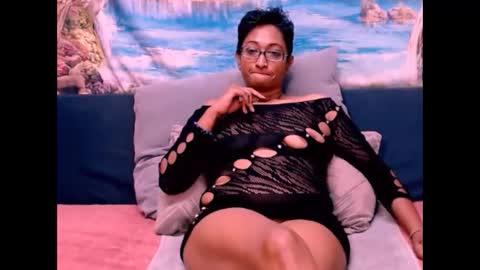 Snapshot of indianspicy69 chatting on 12/02/24, 09:39 Shreya online show from 12/02/24, 09:39