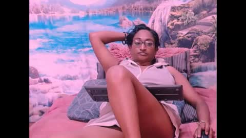 Snapshot of indianspicy69 chatting on 02/12/25, 11:40 Shreya online show from 02/12/25, 11:40