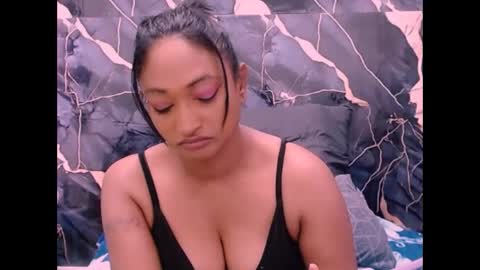 Snapshot of indianspicy69 chatting on 10/09/25, 12:47 Shreya online show from 10/09/25, 12:47