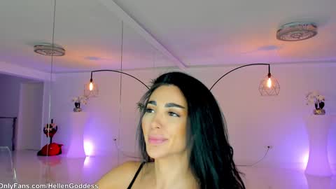 Snapshot of indiansweety chatting on 12/10/24, 11:54 Hellen online show from 12/10/24, 11:54