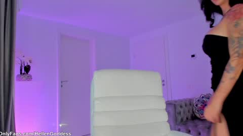 Snapshot of indiansweety chatting on 10/25/25, 02:13 Hellen online show from 10/25/25, 02:13