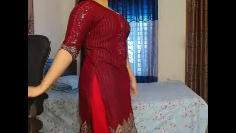 Snapshot of indiantina chatting on 11/23/25, 08:58 tina online show from 11/23/25, 08:58