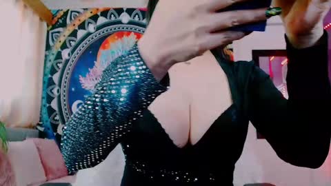 Snapshot of indica_me chatting on 12/27/24, 09:28 indica_me online show from 12/27/24, 09:28