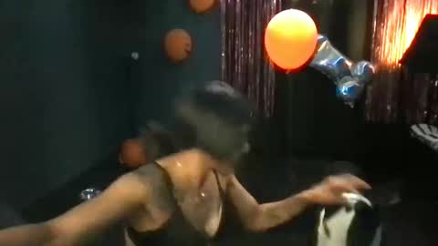 Snapshot of indiemarz chatting on 10/13/25, 06:35 IndieMarz online show from 10/13/25, 06:35