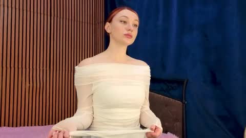 Ela online show from 04/21/26, 07:25