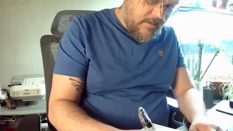 Snapshot of indigolvr chatting on 04/22/26, 02:18 BroLOU online show from 04/22/26, 02:18