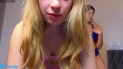 Felise and Kaely online show from 09/27/25, 07:41