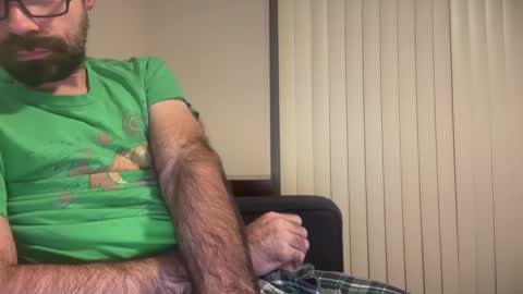 Snapshot of indiscriminator chatting on 11/18/25, 06:29 just1dude online show from 11/18/25, 06:29