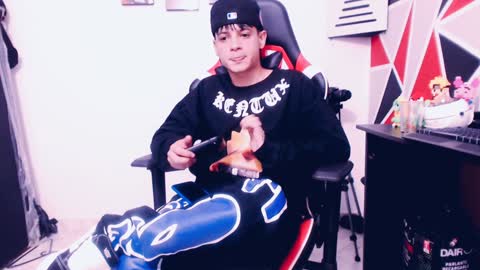 Snapshot of indomitablebeast chatting on 02/07/25, 07:40 matias online show from 02/07/25, 07:40