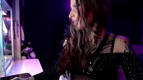 Snapshot of inesdesire chatting on 12/31/24, 11:17 InesDesire online show from 12/31/24, 11:17