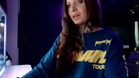 Snapshot of inesdesire chatting on 01/28/25, 11:17 InesDesire online show from 01/28/25, 11:17