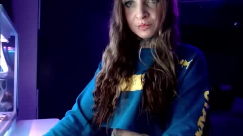 Snapshot of inesdesire chatting on 01/28/25, 07:00 InesDesire online show from 01/28/25, 07:00