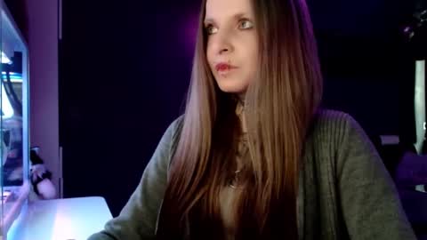 Snapshot of inesdesire chatting on 02/11/25, 10:48 InesDesire online show from 02/11/25, 10:48