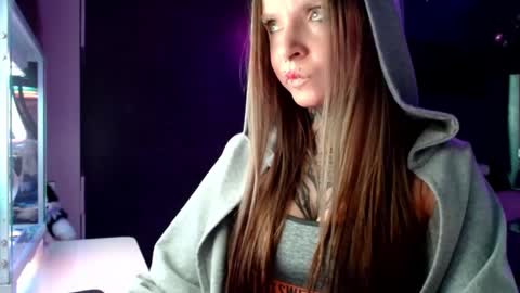 Snapshot of inesdesire chatting on 02/17/25, 07:26 InesDesire online show from 02/17/25, 07:26