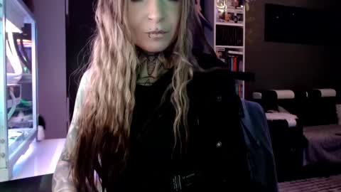 Snapshot of inesdesire chatting on 02/24/25, 07:22 InesDesire online show from 02/24/25, 07:22