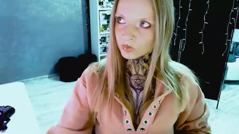 Snapshot of inesdesire chatting on 09/18/25, 08:16 InesDesire online show from 09/18/25, 08:16