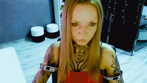 Snapshot of inesdesire chatting on 10/08/25, 05:43 InesDesire online show from 10/08/25, 05:43