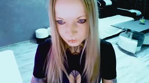 Snapshot of inesdesire chatting on 10/28/25, 08:18 InesDesire online show from 10/28/25, 08:18