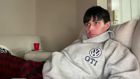 Snapshot of infamouslucas chatting on 01/29/25, 04:36 Lucas online show from 01/29/25, 04:36