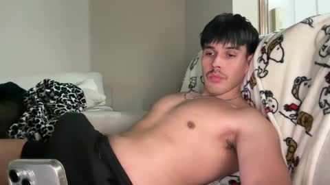 Snapshot of infamouslucas chatting on 02/04/25, 03:33 Lucas online show from 02/04/25, 03:33