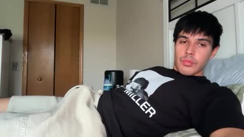 Snapshot of infamouslucas chatting on 10/16/25, 04:52 Lucas online show from 10/16/25, 04:52