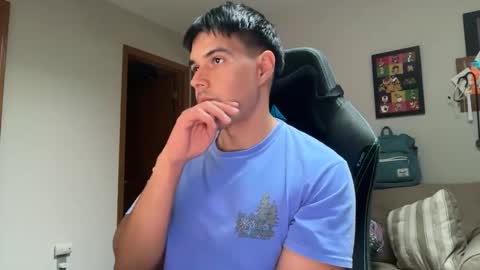 Snapshot of infamouslucas chatting on 10/20/25, 08:09 Lucas online show from 10/20/25, 08:09