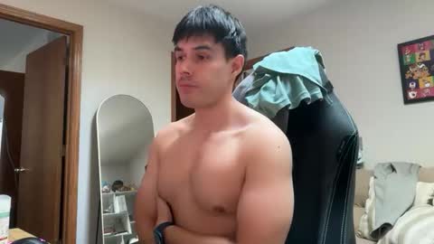 Snapshot of infamouslucas chatting on 11/14/25, 08:40 Lucas online show from 11/14/25, 08:40