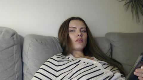 Snapshot of infinitiq45 chatting on 01/22/25, 09:54 Sweet girl online show from 01/22/25, 09:54