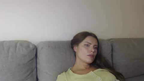 Snapshot of infinitiq45 chatting on 10/24/25, 08:49 Sweet girl online show from 10/24/25, 08:49