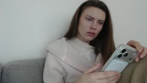 Snapshot of infinitiq45 chatting on 12/18/25, 11:38 Sweet girl online show from 12/18/25, 11:38