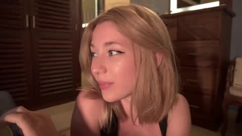 Snapshot of infinitysoul_ chatting on 03/04/25, 05:03 Alexa..  Inst     Fansly infinitysoul  online show from 03/04/25, 05:03