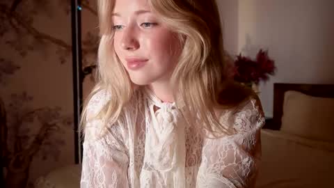 Snapshot of infinitysoul_ chatting on 10/11/25, 04:05 Alexa..  Inst     Fansly infinitysoul  online show from 10/11/25, 04:05