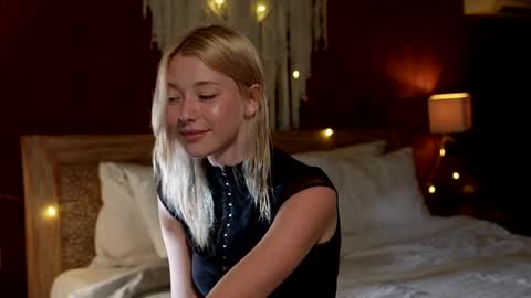 Snapshot of infinitysoul_ chatting on 02/15/26, 12:47 Alexa.. Inst Fansly infinitysoul online show from 02/15/26, 12:47