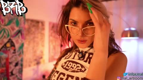 Snapshot of informal_ chatting on 12/23/24, 08:11 MAL ---  online show from 12/23/24, 08:11