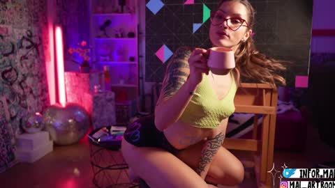 Snapshot of informal_ chatting on 02/01/25, 03:19 MAL ---  online show from 02/01/25, 03:19