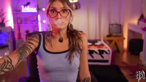 Snapshot of informal_ chatting on 10/10/25, 11:26 MAL ---  online show from 10/10/25, 11:26