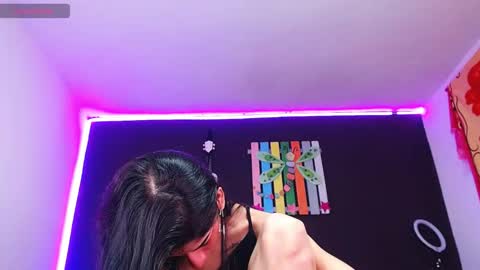 Ingrid Zese online show from 10/18/25, 07:03