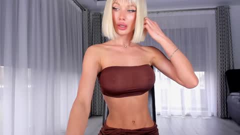 Snapshot of ingridblondy94 chatting on 01/31/25, 11:35 Ingrid online show from 01/31/25, 11:35