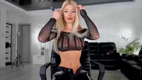 Ingrid online show from 04/27/26, 07:06
