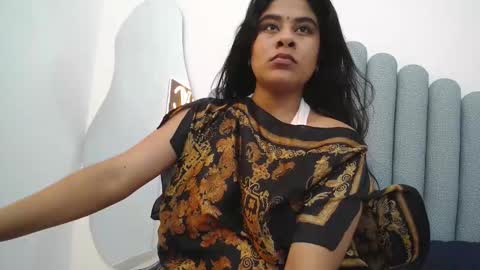 Snapshot of iniyalaboni chatting on 02/17/25, 08:58 Iniya online show from 02/17/25, 08:58