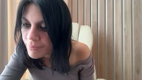 Snapshot of injaathome chatting on 09/20/25, 12:17 InjaAtHome online show from 09/20/25, 12:17
